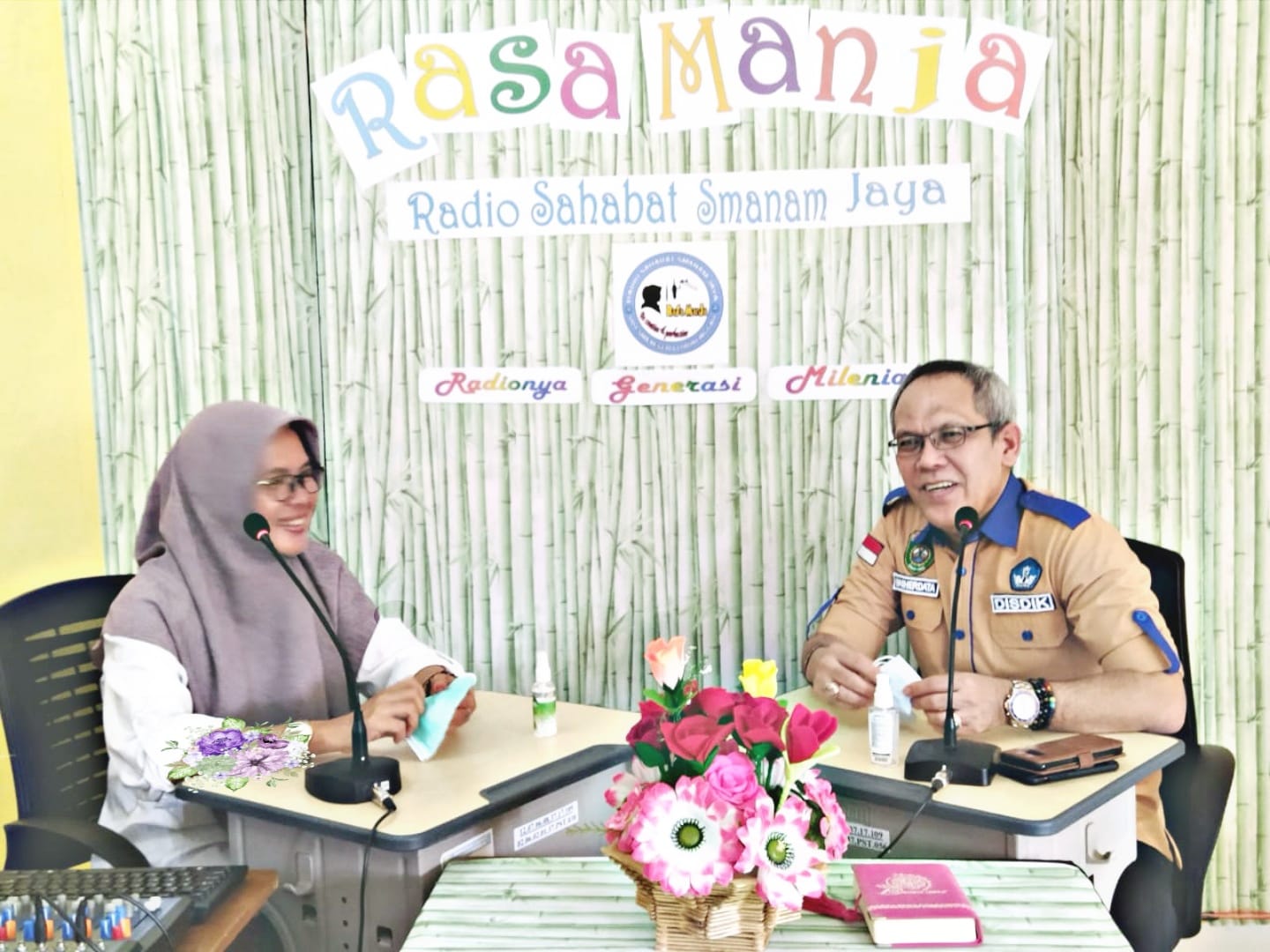 Kabid SMA Dinas Pendidikan dan Kebudayaan Provinsi Sumatera Selatan, Masherdata ketika hadir dan menjadi narasumber di Radio Sahabat Smanam dan menyampaikan materi MPLS kepada anak didik baru, Rabu (14/7/2021) (ist) 