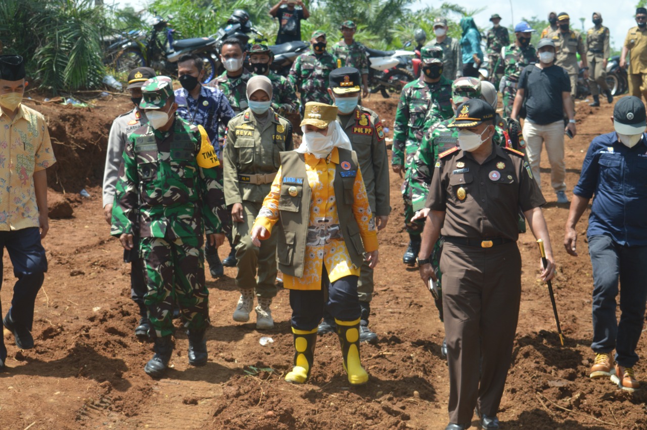 Bupati Puji Program TMMD : TNI Dari Rakyat Untuk Rakyat