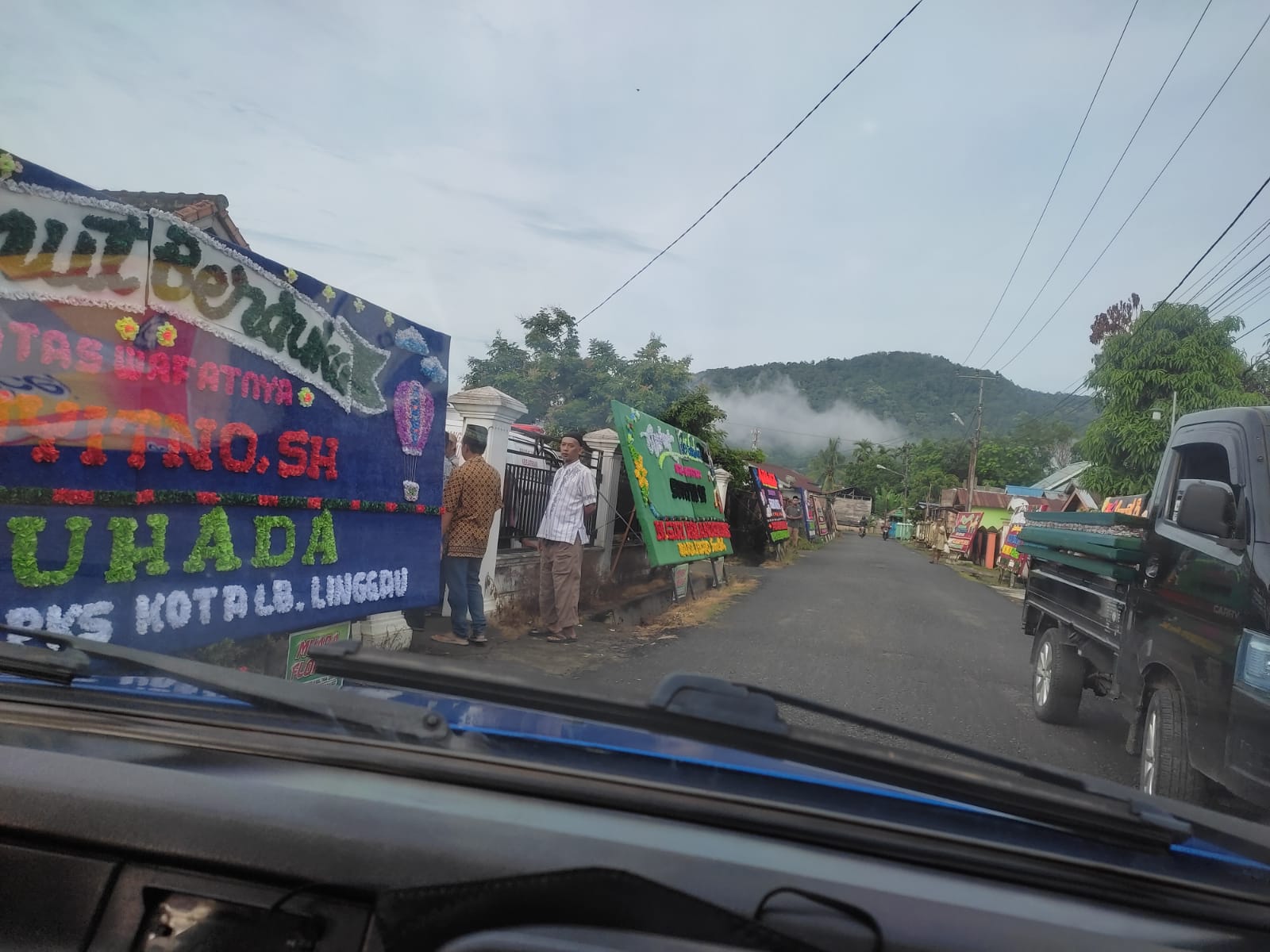 Papan Bunga Belasungkawa,Banjiri Rumah Duka Almarhum Suyitno