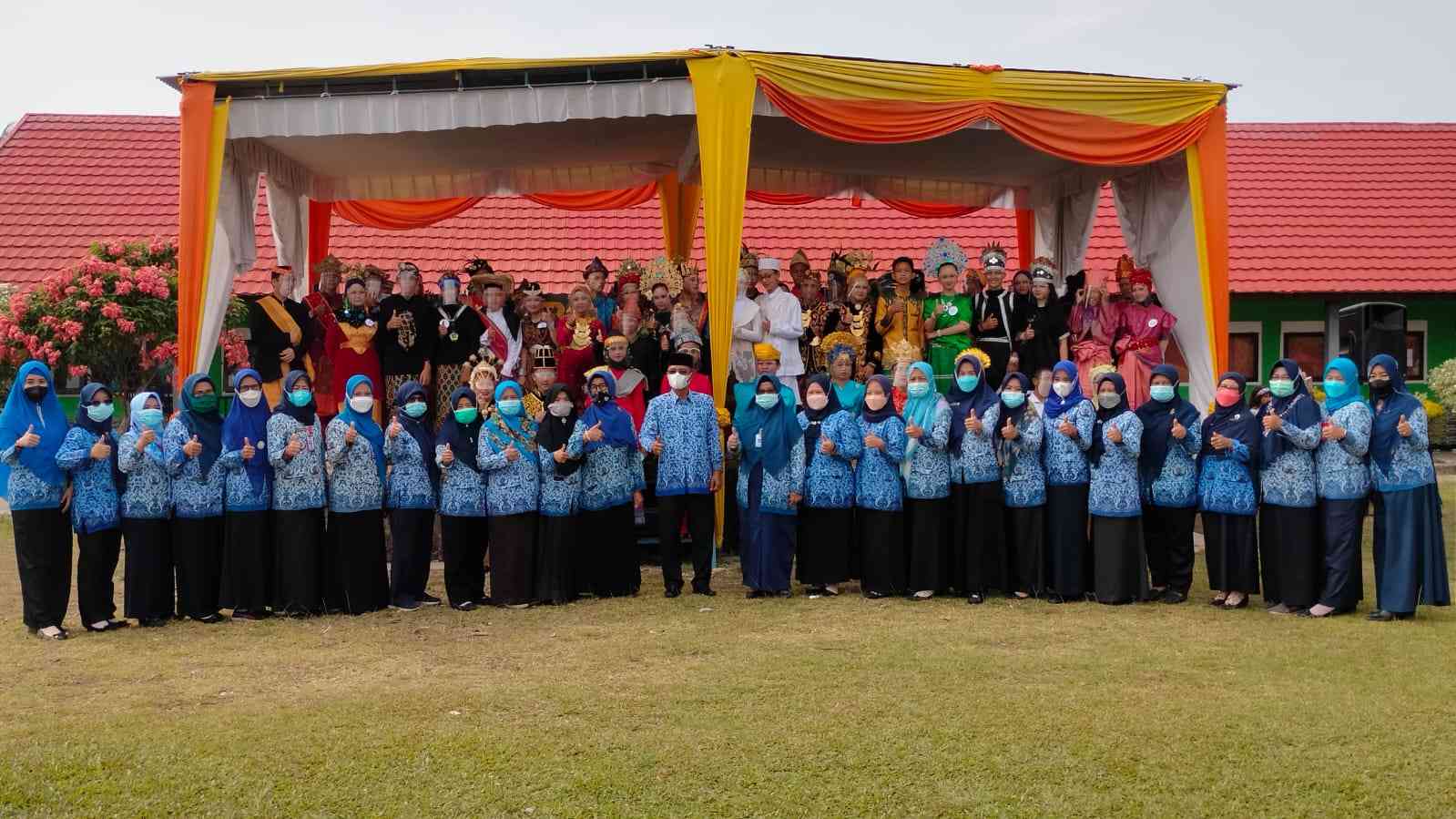 Peringati Hari Sumpah Pemuda, SMPN 2 Gelar Lomba Fashion Show Pakaian Adat