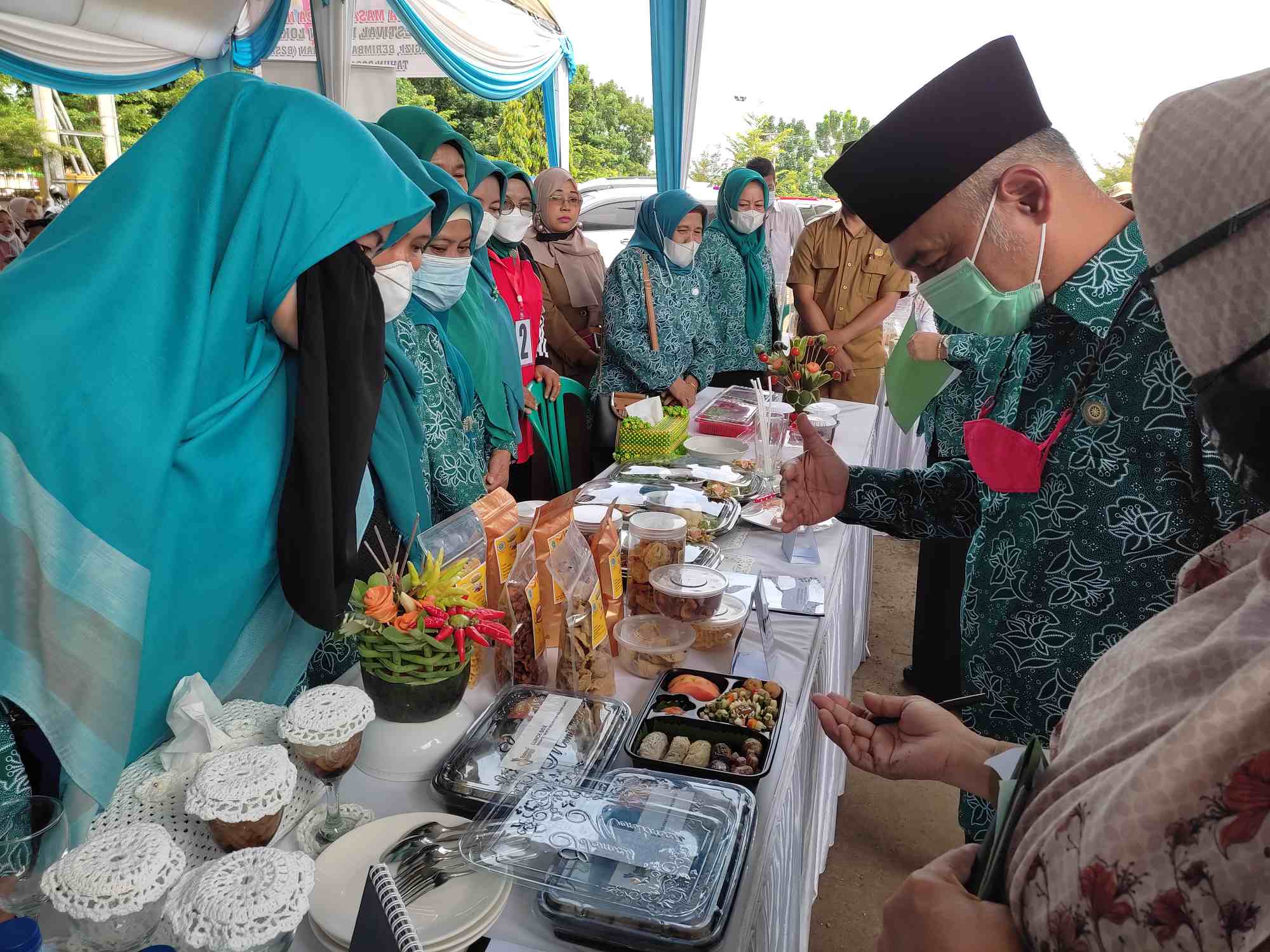 Murah Senyum, Ramah, Ketua TP PKK Riza Novianto Gustam Dipuji Peserta Lomba