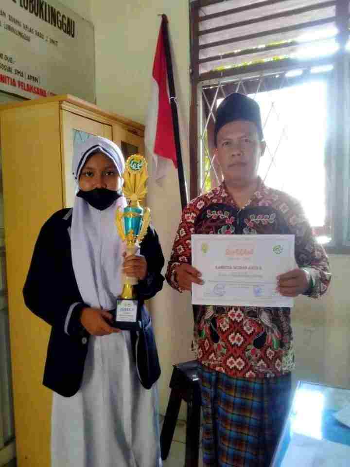 Pelajar SMP IT PGRI Juara Menggambar