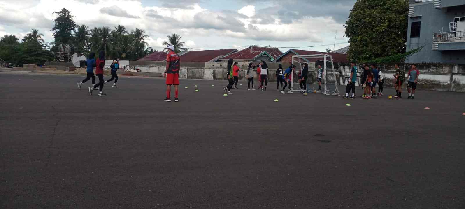 Meski Latihan Penuh Resiko, Tim Bola Tangan Siap Pertahankan Prestasi