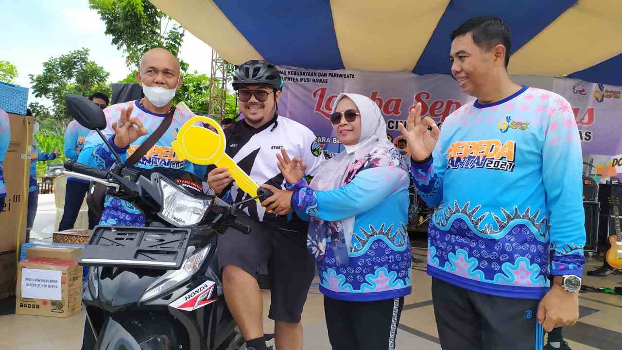 Lomba Sepeda Hias Bertabur Doorprize