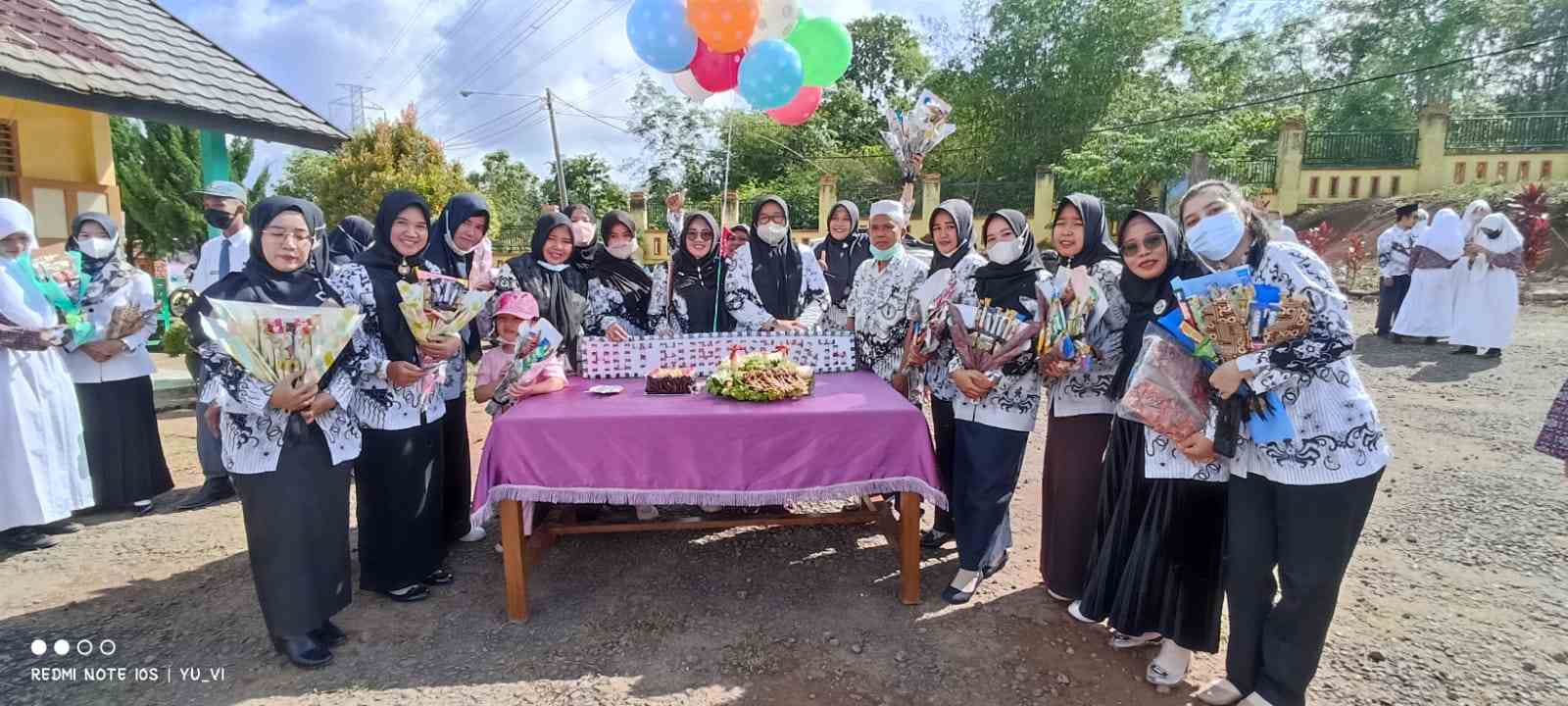 Potong Tumpeng,Terbang Balon, Warnai HGN SMAN 9 Lubuklinggau