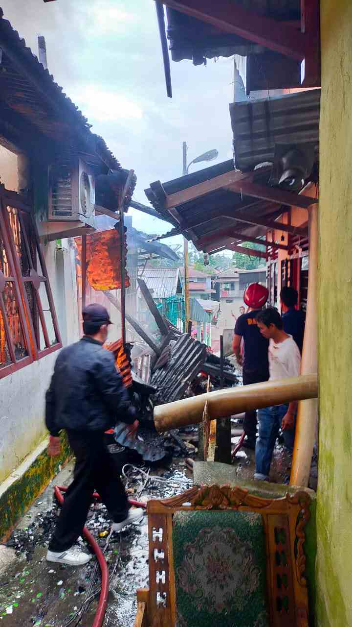 Kebakaran di Gang Makruf, Empat Rumah Hangus 