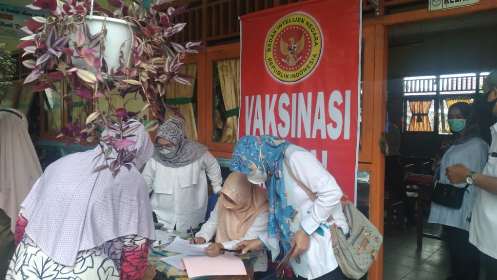 Warga Talang Ubi Antusias Ikuti Vaksinasi