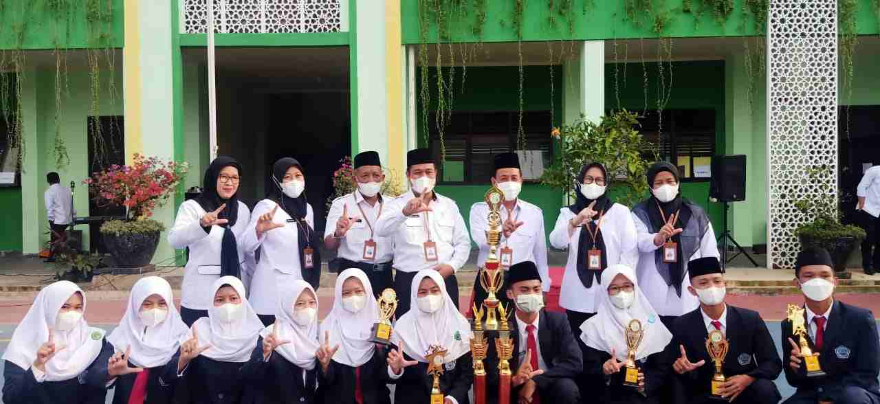 OSIS Mansadel Juara Umum FOSDA 2022