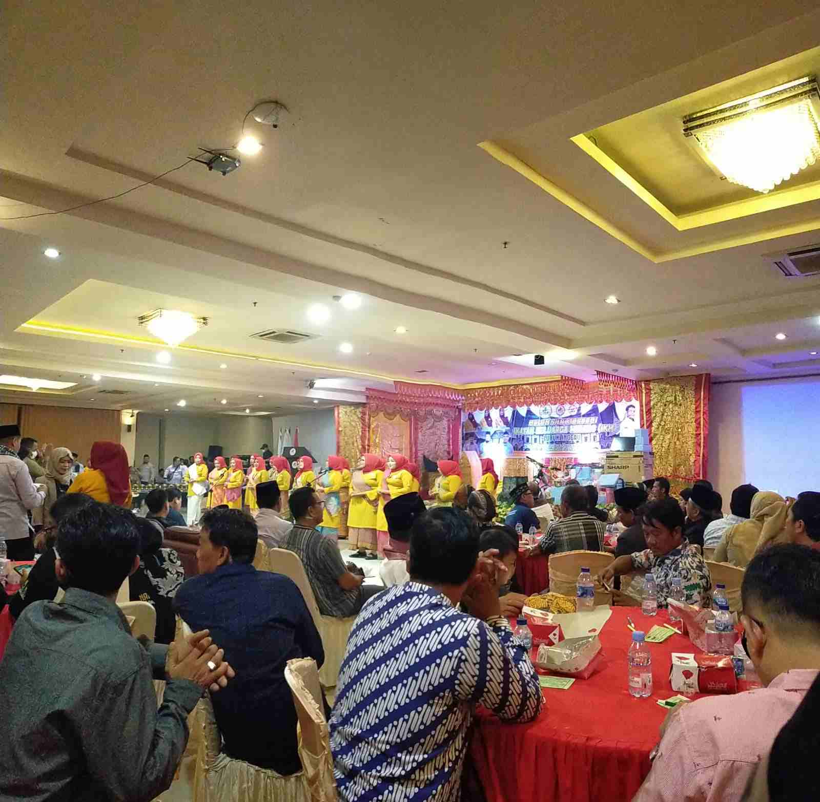 Warga Minang Padati Ballroom Smart Hotel