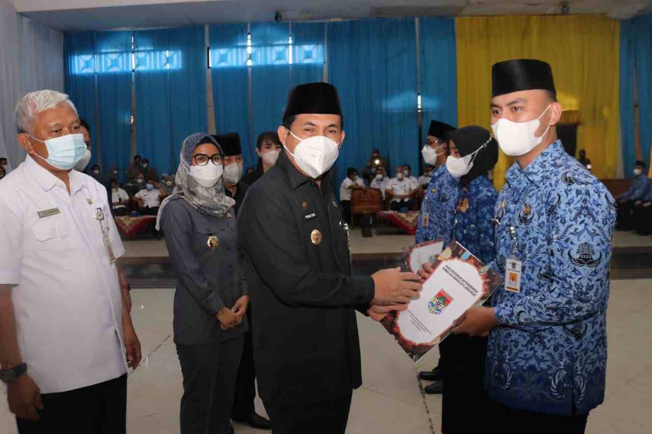 Wali Kota Serahkan SK Pengangkatan CPNS dan PPPK