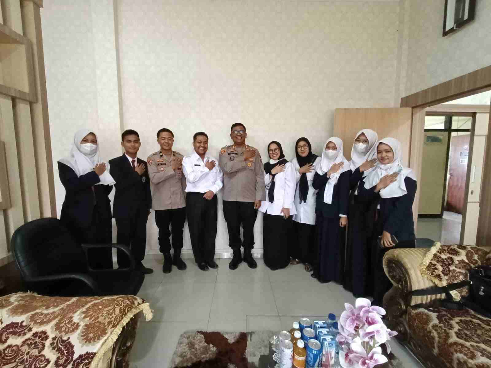 Mansadel Tampil Beda Saat Matsama