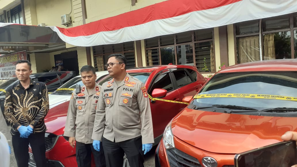 Dipancing, Penjual Mobil Bodong Lewat Sosmed Ditangkap