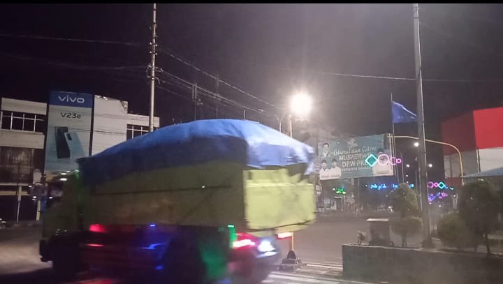 Tengah Malam, Truck Batu Bara Masuk Linggau