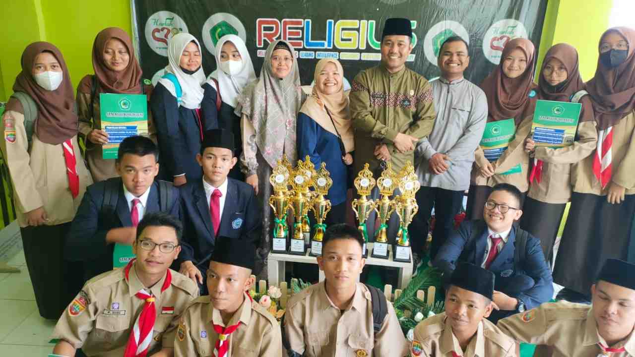 Pelajar Mansadel Borong Tropi di Harlah STAI Bumi Silampari