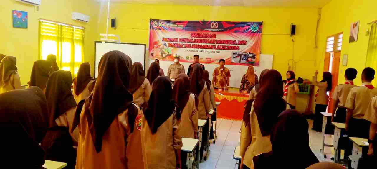 Pelajar SMAN 4 Dapat Ilmu Terkait Bahaya Narkoba dan Tata Tertib Lalu Lintas
