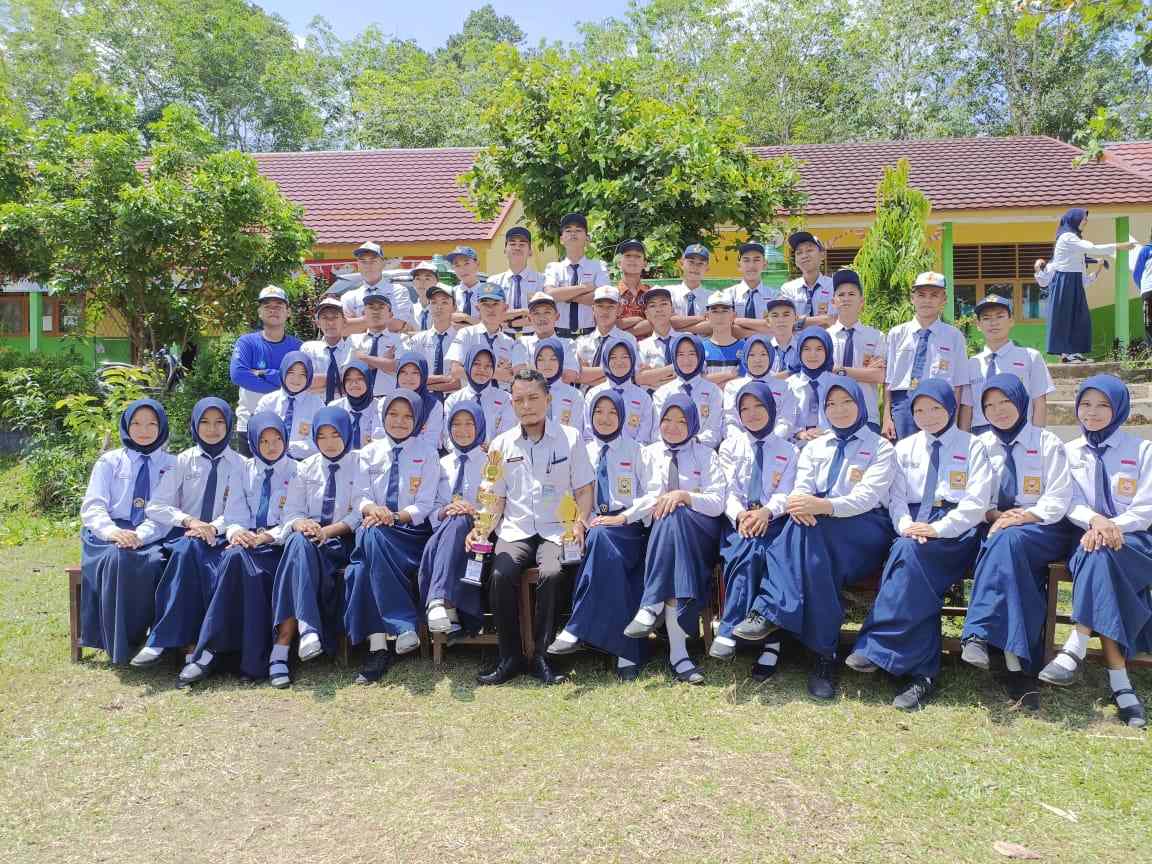 SMPN 14 Lubuklinggau Juara Gerak Jalan