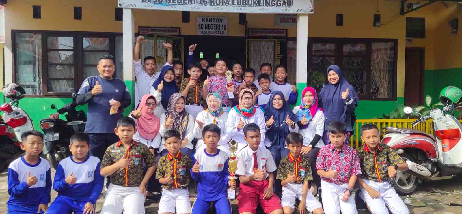 Membanggakan, Tim Gerak Jalan SDN 16 Lubuklinggau Borong Juara