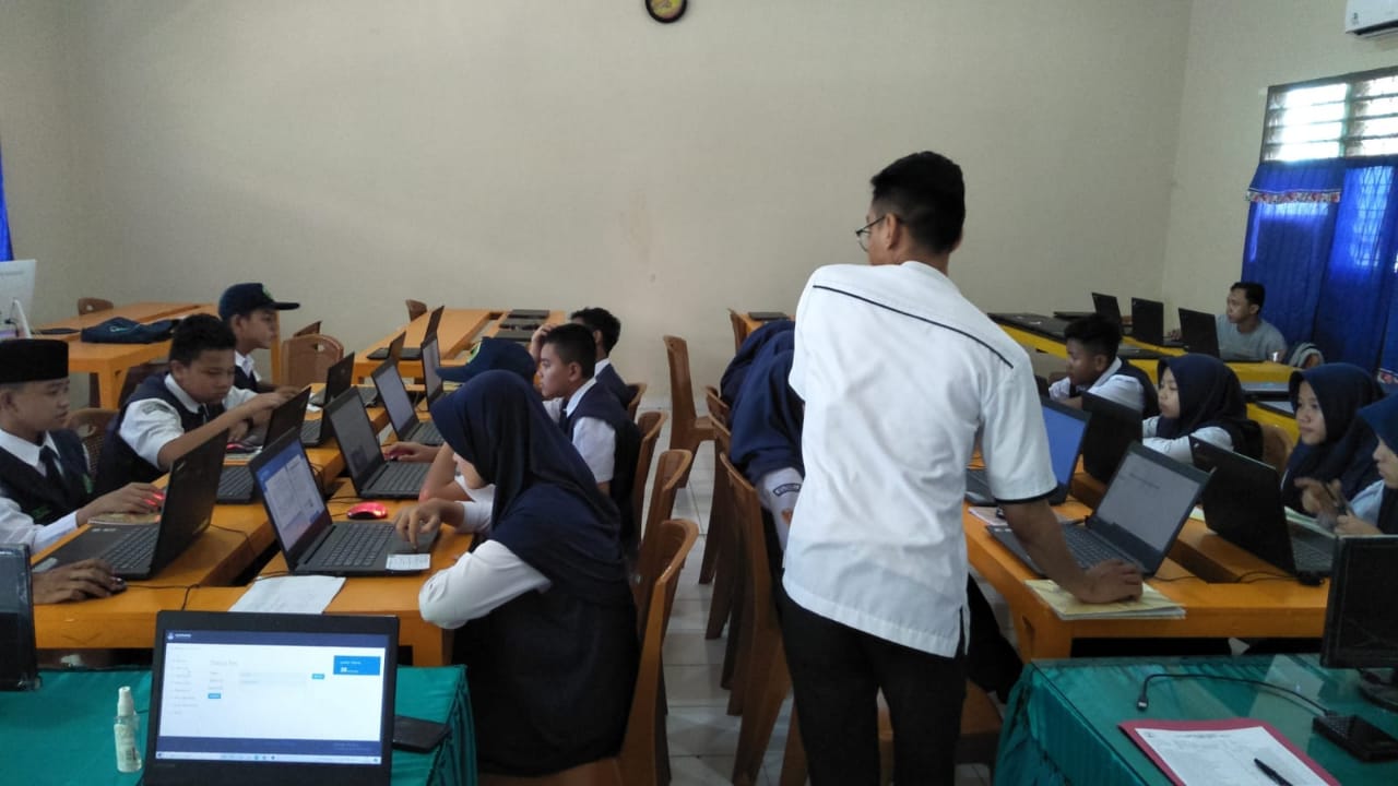 Pelajar MTsN 1 Lubuklinggau Ikuti Simulasi ANBK