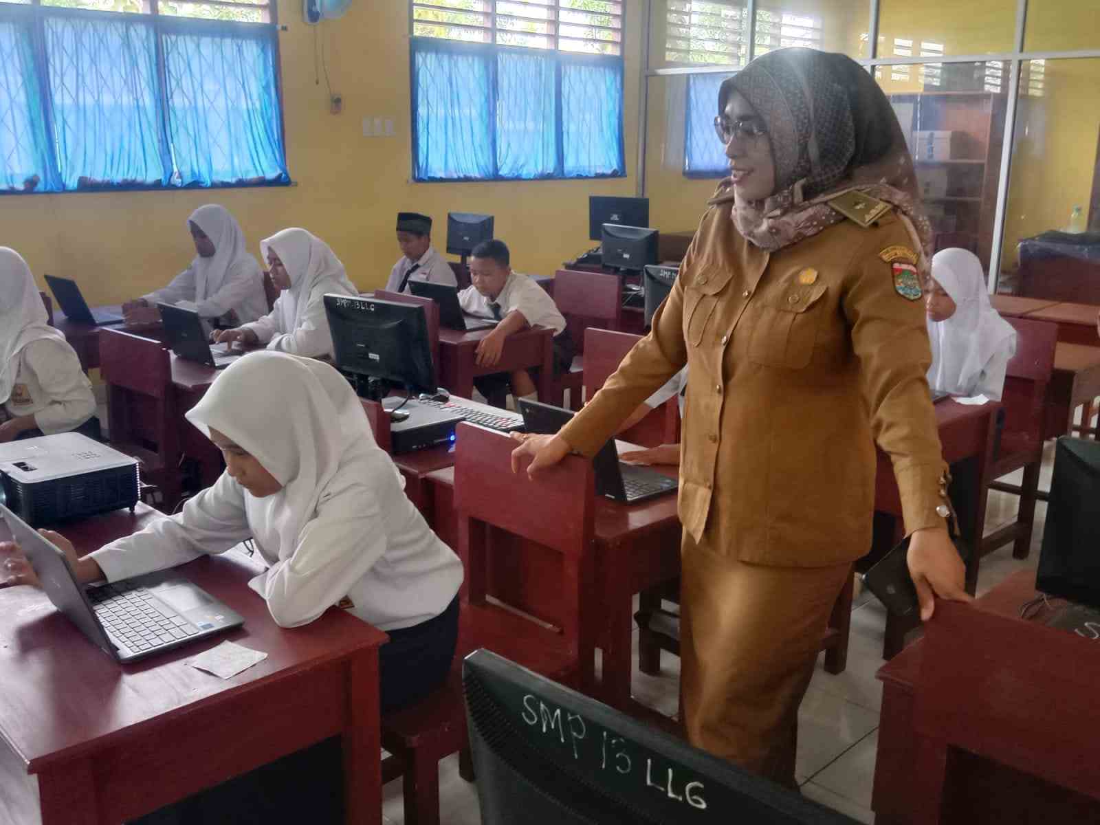 Emi Ari Oktariyani : Hasil ANBK Penting untuk Rapot Sekolah