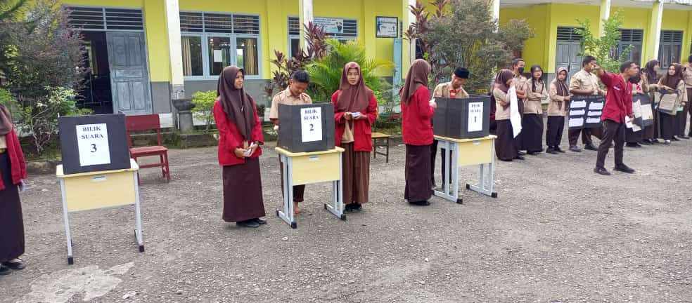 Varel Septian Rali dan Cahya Fitria Jadi Ketua dan Wakil OSIS Smanta