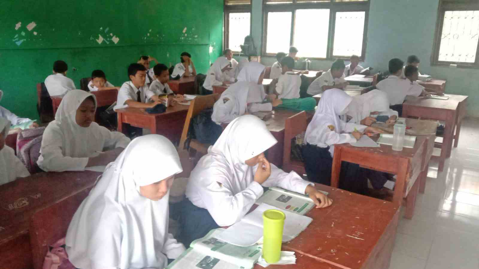 SMPN 9 Lubuklinggau Melakukan Penilaian Tengah Semester