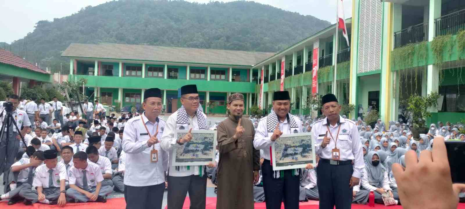 Ustad Rahmat Baiquni, Kunjungi MAN 1 Model Lubuklinggau