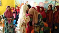 Bersama Wali Murid, Yayasan Doa Ibu Beri Santunan Pada Anak Yatim Piatu