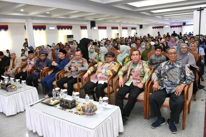 SIT Mutiara Cendekia Datangkan Babe Haikal Dalam Seminar Parenting