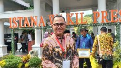 Pj Bupati Hani Syopiar Rustam Terima Penghargaan dari Wakil Presiden RI