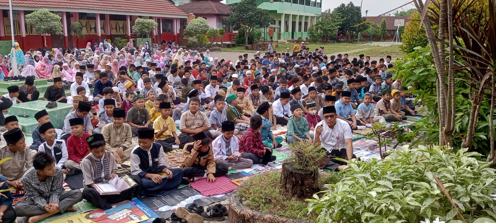 Pesantren Ramadhan SDN 58 Lubuklinggau Diisi Sholat Dhuha hingga Berbagi Sembako