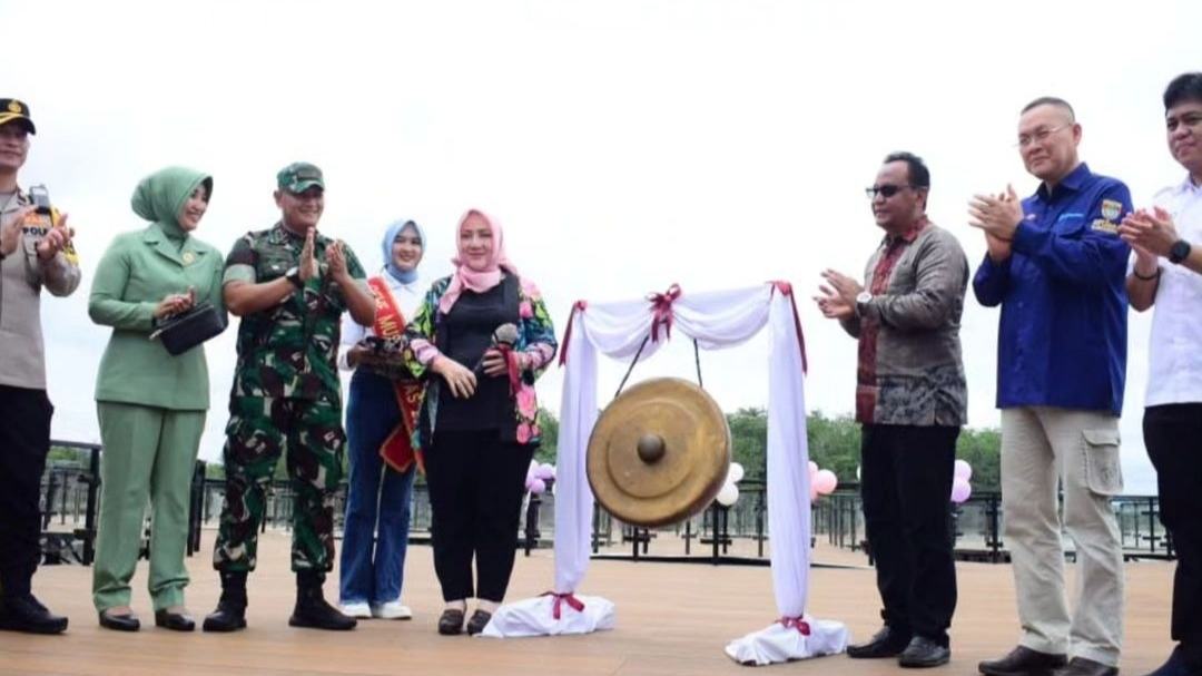 Bupati Hj Ratna Machmud Resmikan Kembali Objek Wisata Danau Aur