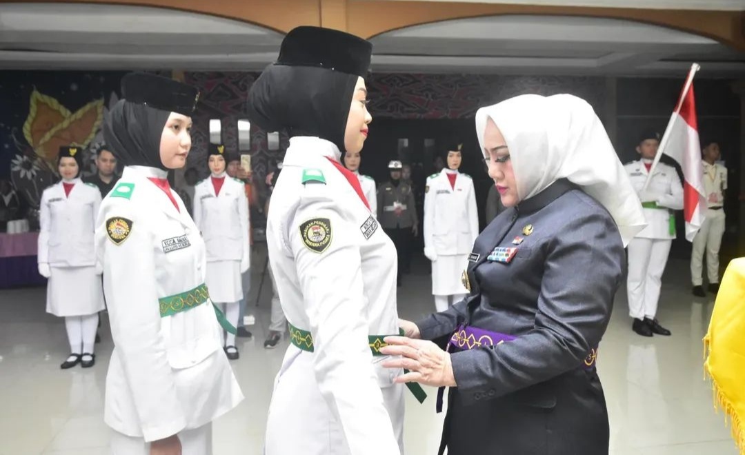 Bupati Hj Ratna Machmud Kukuhkan 70 Pasukan Paskibraka Kabupaten Musi Rawas